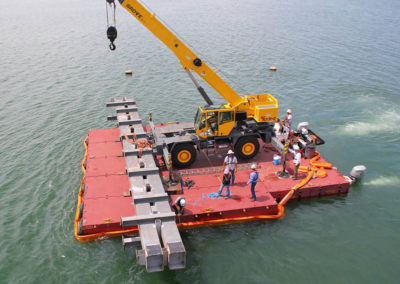 30-ton RT Crane on “T”-shaped Barge