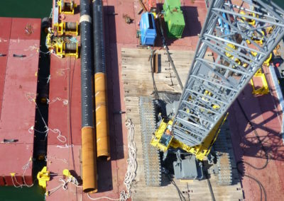 275-ton Crawler Crane Builds Wharf