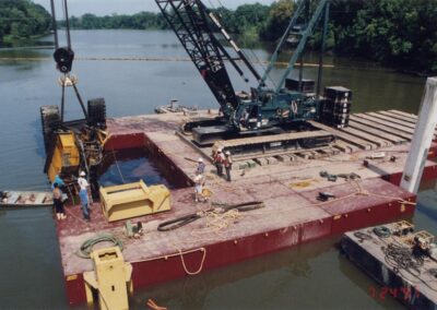 U-shaped Barge for Crane Salvage